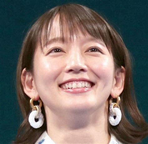 吉岡里帆 ティーフ|吉岡里帆 芸能事務所「フラーム」に移籍後、初の公。